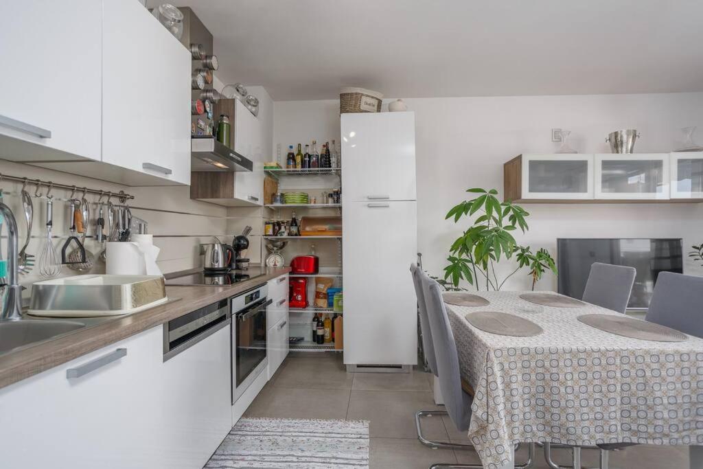 Family Village Apartment Vrh  المظهر الخارجي الصورة